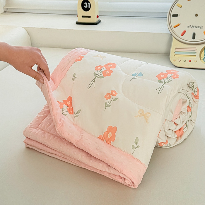 91家纺网 家纺一手货源 找家纺 悦织语 2026新款水洗棉双层纱豆豆被大豆夏凉被 花都仙子