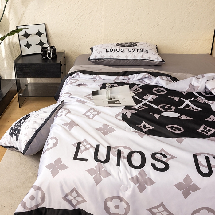 91家纺网 家纺一手货源 找家纺 摩卡（乐趣） 2026新款水洗真丝数码印花夏被四件套 熊头白