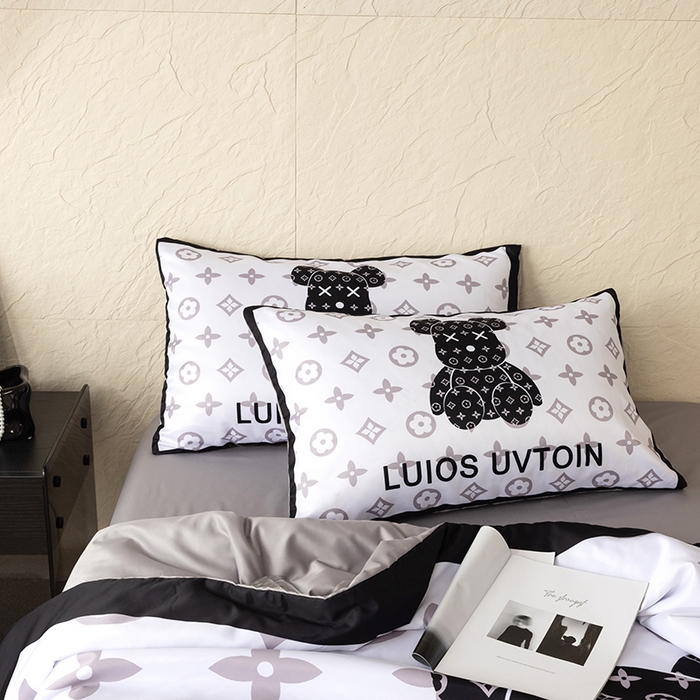 91家纺网 家纺一手货源 找家纺 摩卡（乐趣） 2026新款水洗真丝数码印花夏被四件套 熊仔白