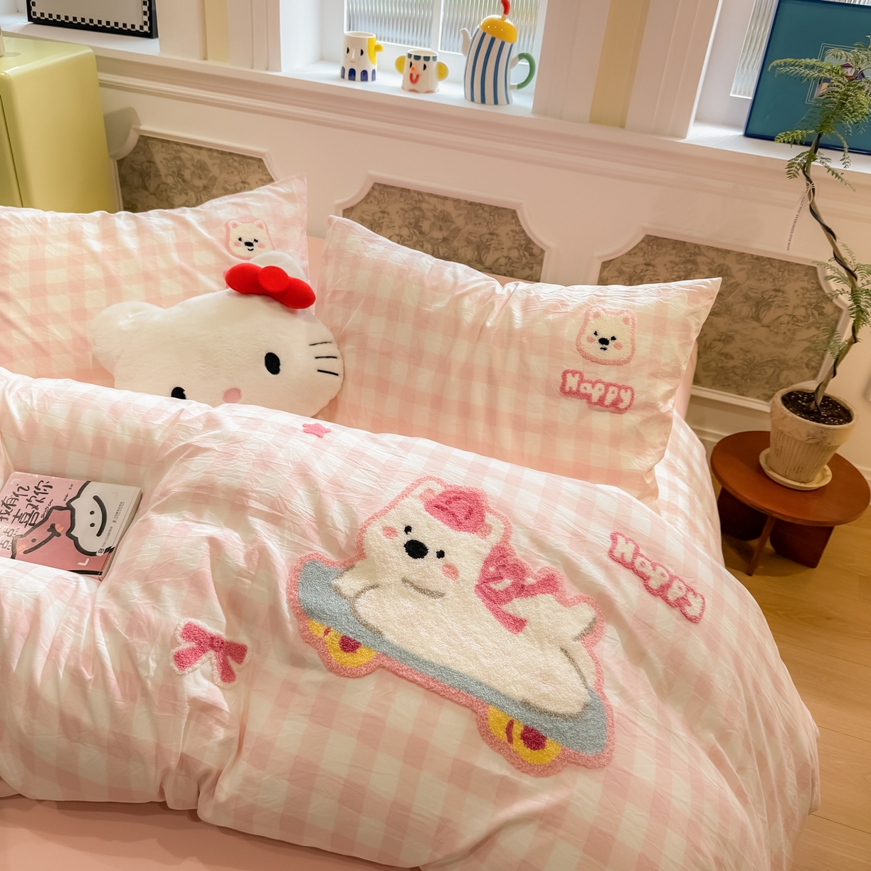 91家纺网 家纺一手货源 找家纺 我心家纺 2026新款水洗棉毛巾绣四件套 滑板西高地-粉格