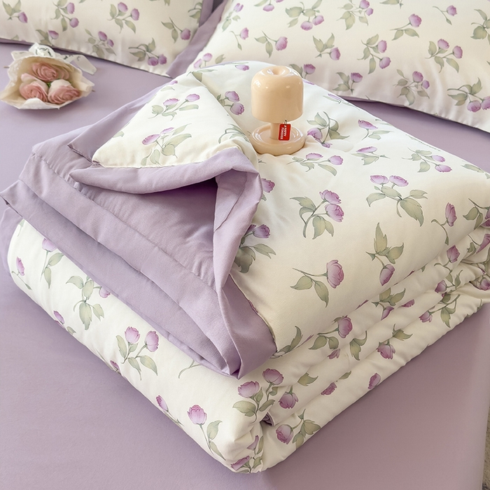 91家纺网 家纺一手货源 找家纺 悦织语 2026新款A类针织棉双层纱韩版夏被四件套空调被 紫风铃