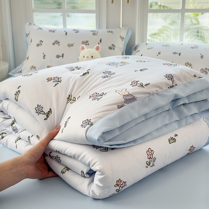 91家纺网 家纺一手货源 找家纺 悦织语 2026新款A类针织棉双层纱韩版夏被四件套空调被 安琪拉兔