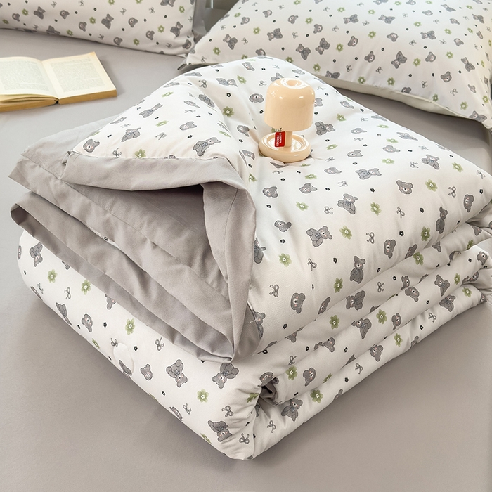 91家纺网 家纺一手货源 找家纺 悦织语 2026新款A类针织棉双层纱韩版夏被四件套空调被 晚安熊