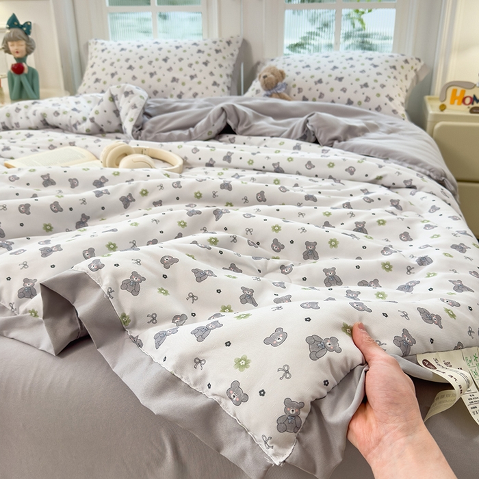 91家纺网 家纺一手货源 找家纺 悦织语 2026新款A类针织棉双层纱韩版夏被四件套空调被 晚安熊