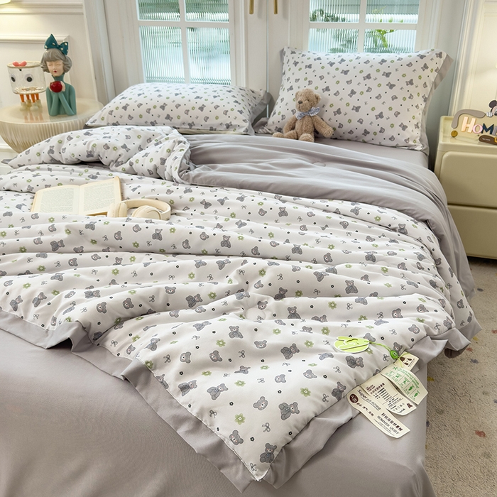 91家纺网 家纺一手货源 找家纺 悦织语 2026新款A类针织棉双层纱韩版夏被四件套空调被 晚安熊