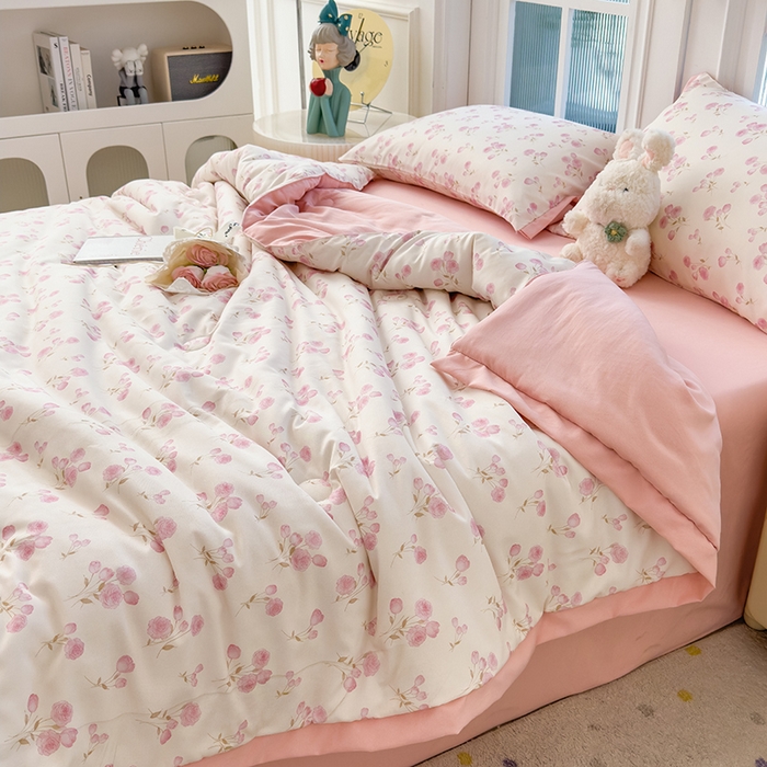 91家纺网 家纺一手货源 找家纺 悦织语 2026新款A类针织棉双层纱韩版夏被四件套空调被 半亩花田