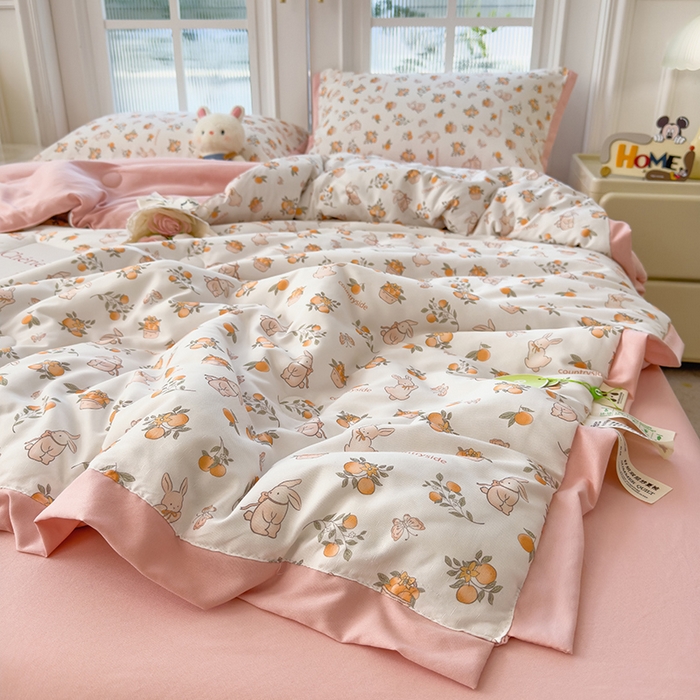 91家纺网 家纺一手货源 找家纺 悦织语 2026新款A类针织棉双层纱韩版夏被四件套空调被 兔兔爱果子