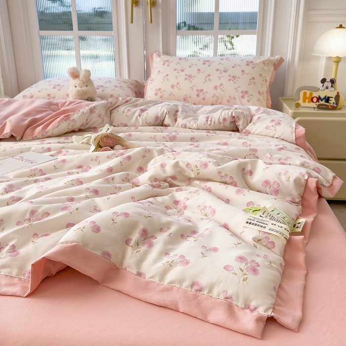 91家纺网 家纺一手货源 找家纺 悦织语 2026新款A类针织棉双层纱韩版夏被四件套空调被 半亩花田