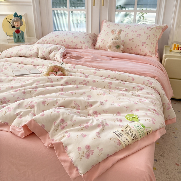 91家纺网 家纺一手货源 找家纺 悦织语 2026新款A类针织棉双层纱韩版夏被四件套空调被 半亩花田