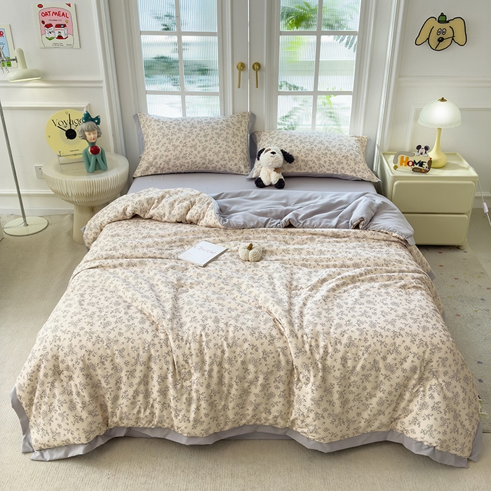 91家纺网 家纺一手货源 找家纺 悦织语 2026新款A类针织棉双层纱韩版夏被四件套空调被 春日序