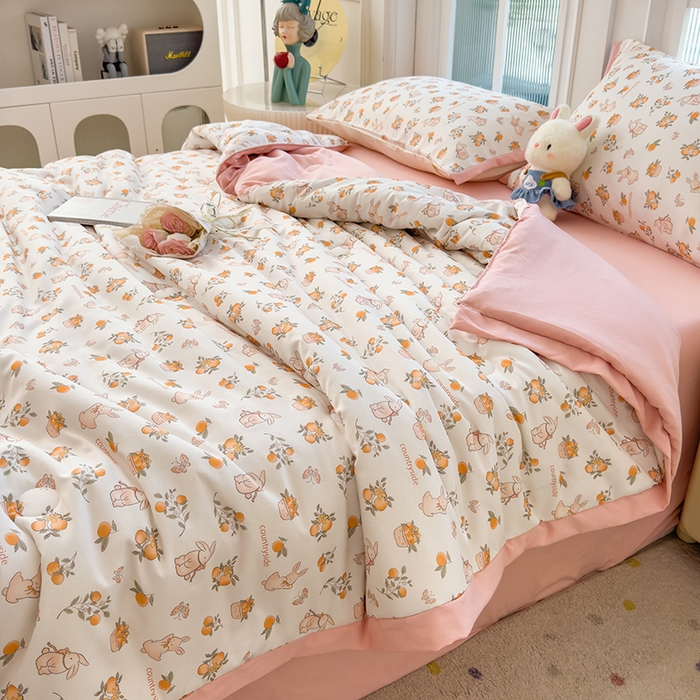 91家纺网 家纺一手货源 找家纺 悦织语 2026新款A类针织棉双层纱韩版夏被四件套空调被 兔兔爱果子