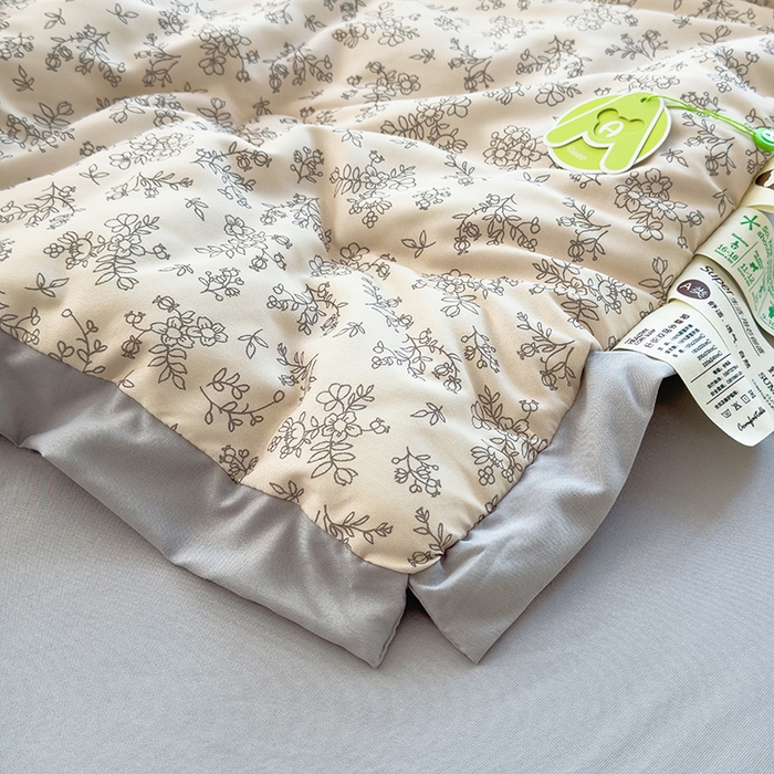 91家纺网 家纺一手货源 找家纺 悦织语 2026新款A类针织棉双层纱韩版夏被四件套空调被 春日序