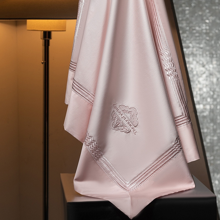 91家纺网 家纺一手货源 找家纺 诗黛尔家纺 2026春夏新款 高端长绒棉刺绣 柏林系列 柏林-落樱粉