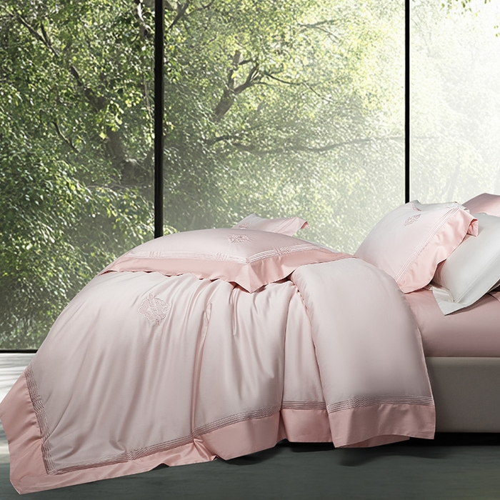 91家纺网 家纺一手货源 找家纺 诗黛尔家纺 2026春夏新款 高端长绒棉刺绣 柏林系列 柏林-落樱粉