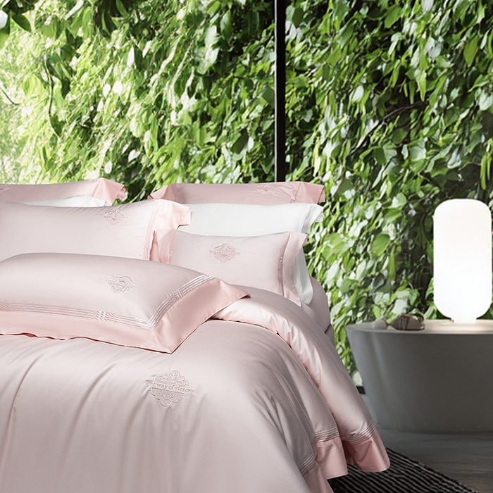 91家纺网 家纺一手货源 找家纺 诗黛尔家纺 2026春夏新款 高端长绒棉刺绣 柏林系列 柏林-落樱粉