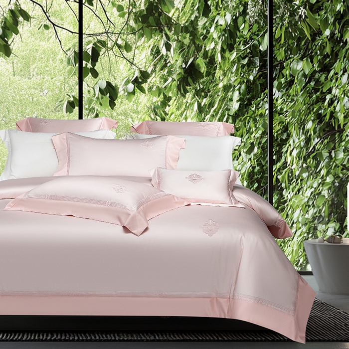 91家纺网 家纺一手货源 找家纺 诗黛尔家纺 2026春夏新款 高端长绒棉刺绣 柏林系列 柏林-落樱粉