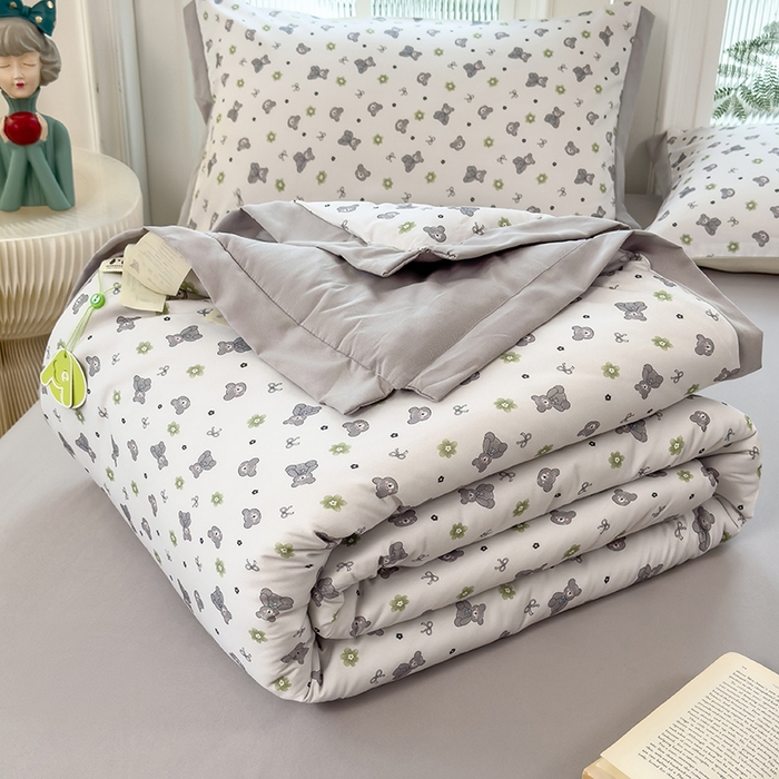 91家纺网 家纺一手货源 找家纺 悦织语 2026新款A类针织棉双层纱韩版夏被四件套空调被 晚安熊