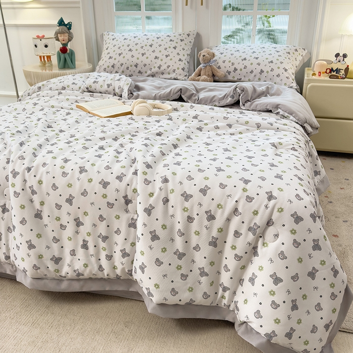 91家纺网 家纺一手货源 找家纺 悦织语 2026新款A类针织棉双层纱韩版夏被四件套空调被 晚安熊