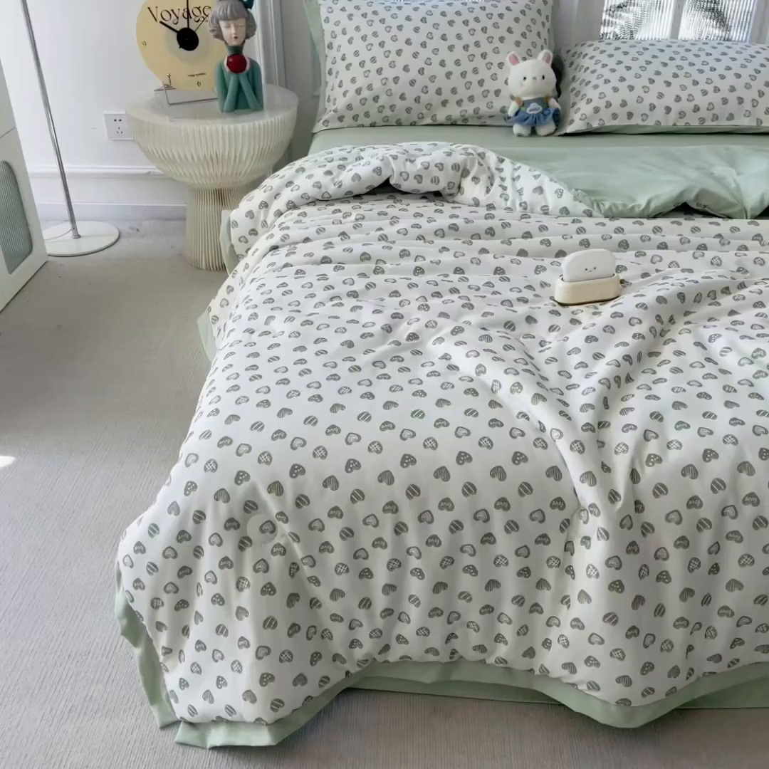 91家纺网 家纺一手货源 找家纺 悦织语 2026新款A类针织棉双层纱韩版夏被四件套空调被 绿色爱心