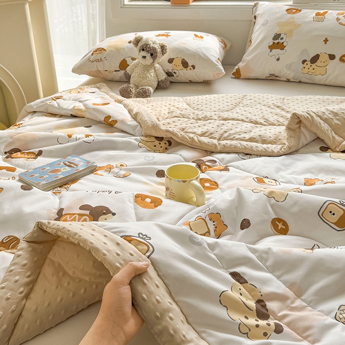 91家纺网 家纺一手货源 找家纺 悦织语 2026新款水洗棉双层纱豆豆被大豆夏凉被 米洛狗狗