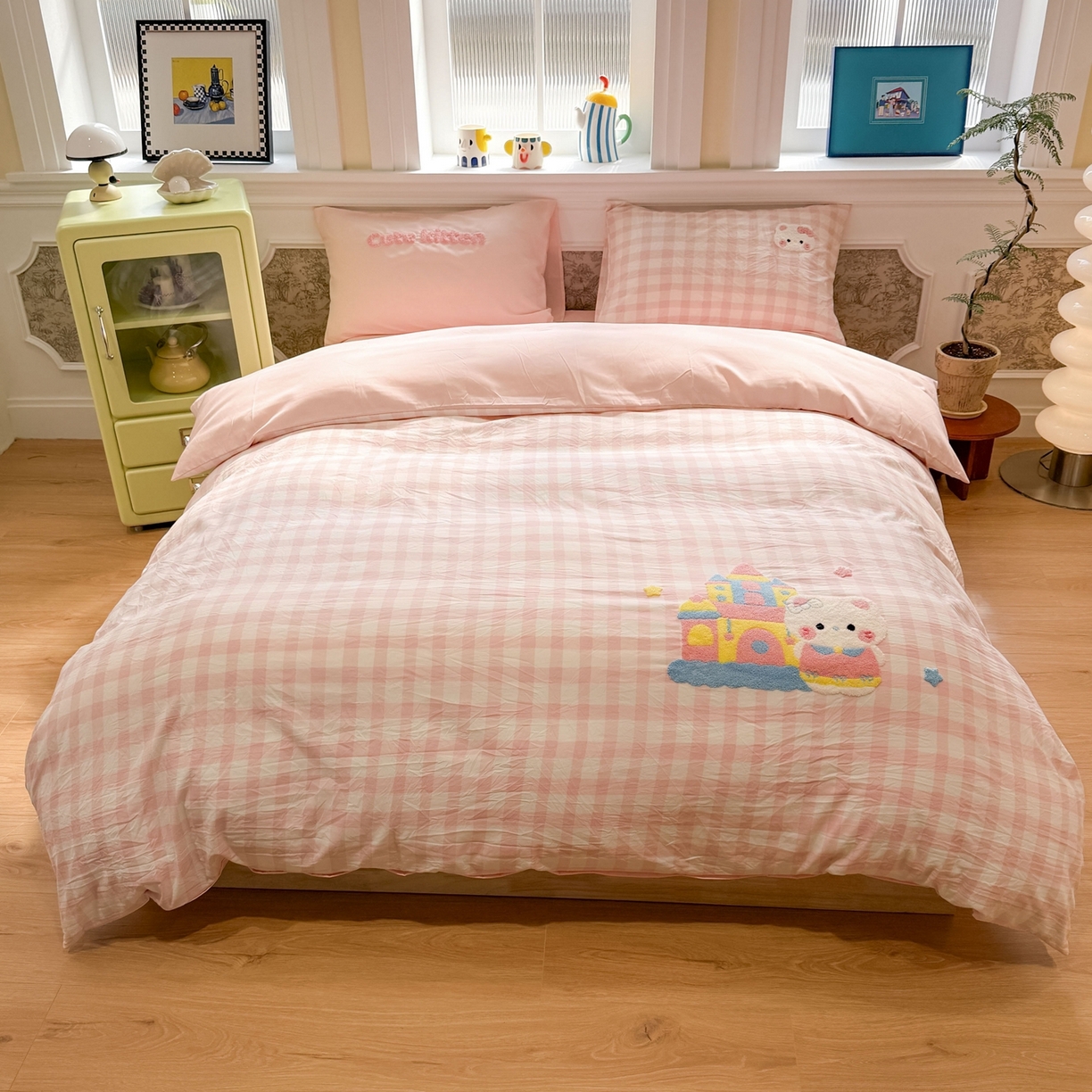 91家纺网 家纺一手货源 找家纺 我心家纺 2026新款水洗棉毛巾绣四件套 公主猫-粉格