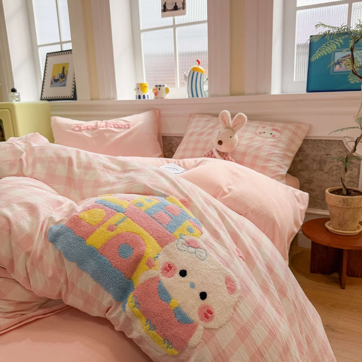 91家纺网 家纺一手货源 找家纺 我心家纺 2026新款水洗棉毛巾绣四件套 公主猫-粉格