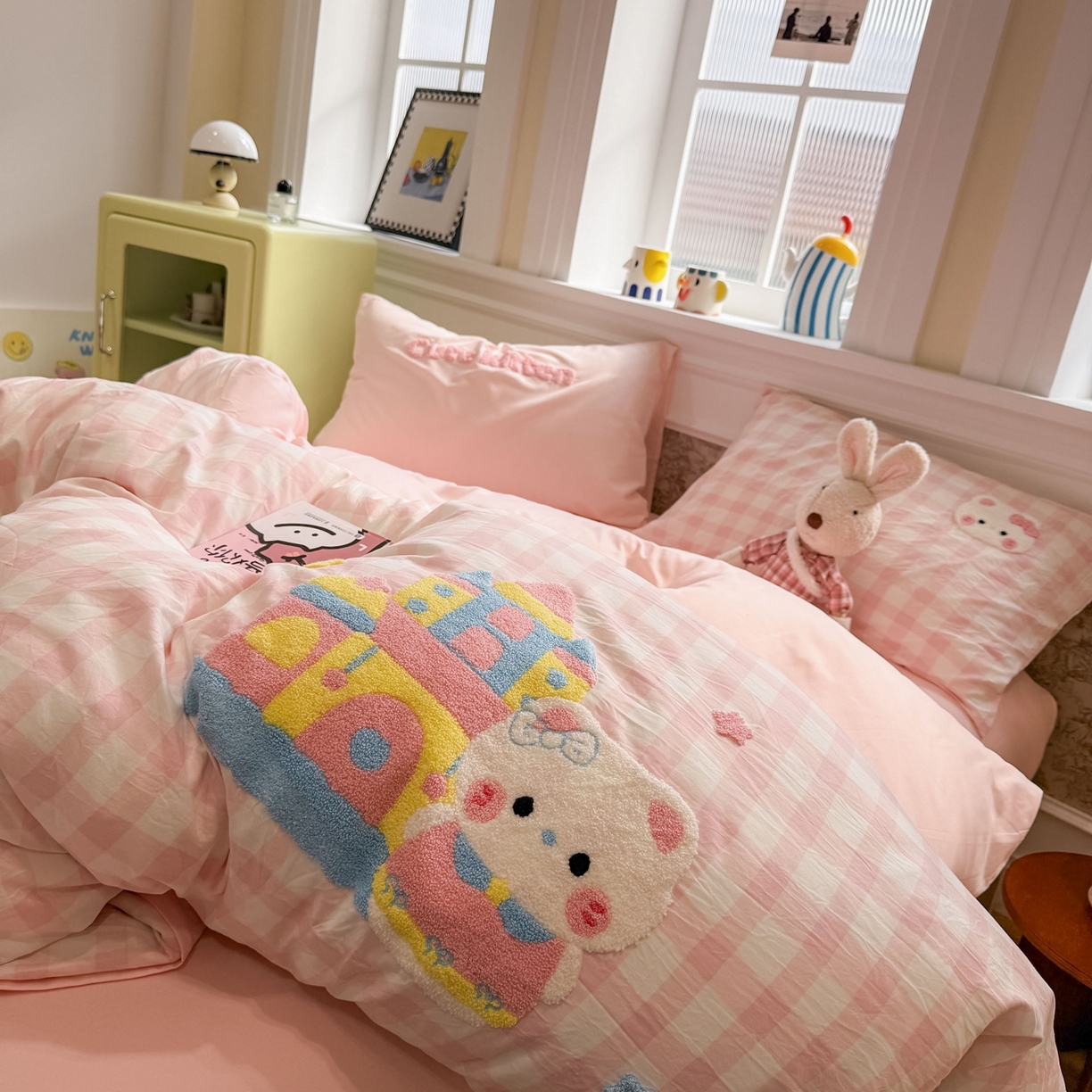 91家纺网 家纺一手货源 找家纺 我心家纺 2026新款水洗棉毛巾绣四件套 公主猫-粉格