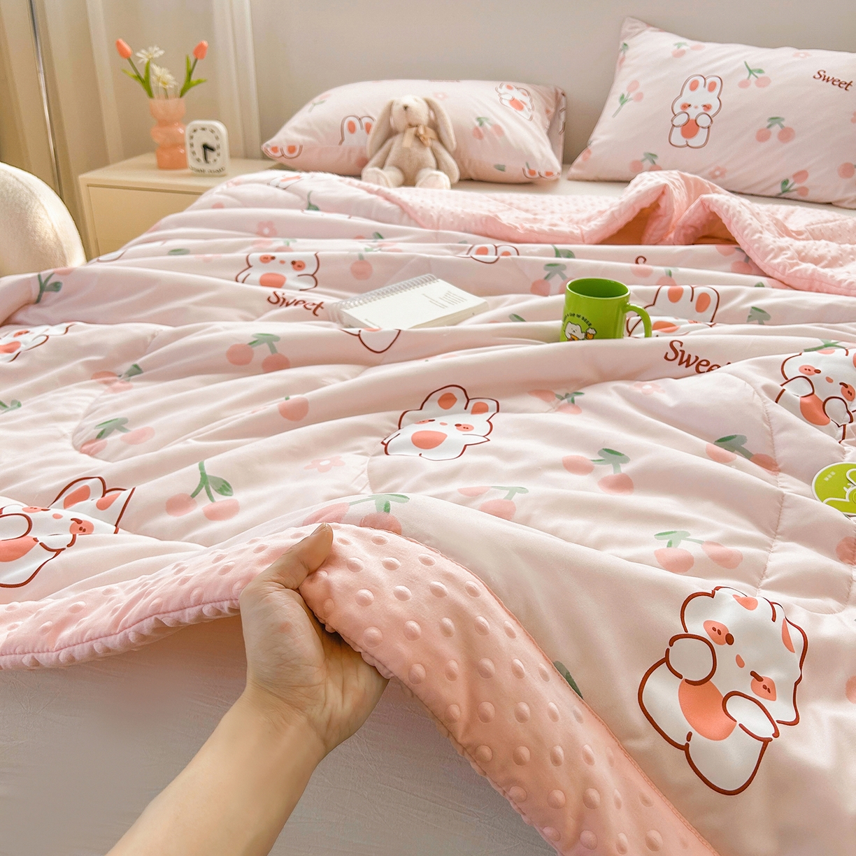 91家纺网 家纺一手货源 找家纺 （总）悦织语 2026新款A类水洗棉双层纱豆豆被大豆夏凉被