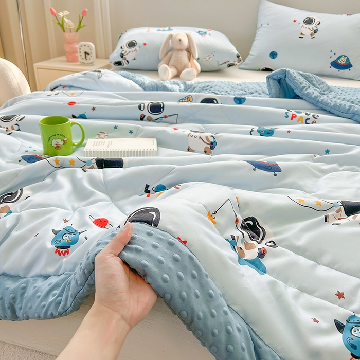 91家纺网 家纺一手货源 找家纺 悦织语 2026新款水洗棉双层纱豆豆被大豆夏凉被 太空超人