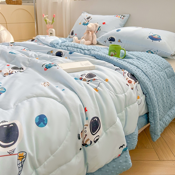 91家纺网 家纺一手货源 找家纺 悦织语 2026新款水洗棉双层纱豆豆被大豆夏凉被 太空超人