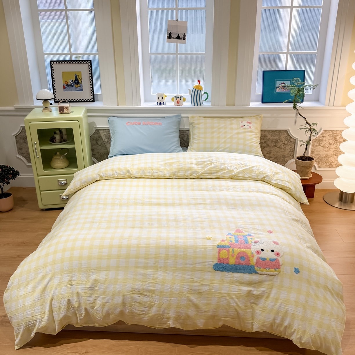 91家纺网 家纺一手货源 找家纺 我心家纺 2026新款水洗棉毛巾绣四件套 公主猫-黄格