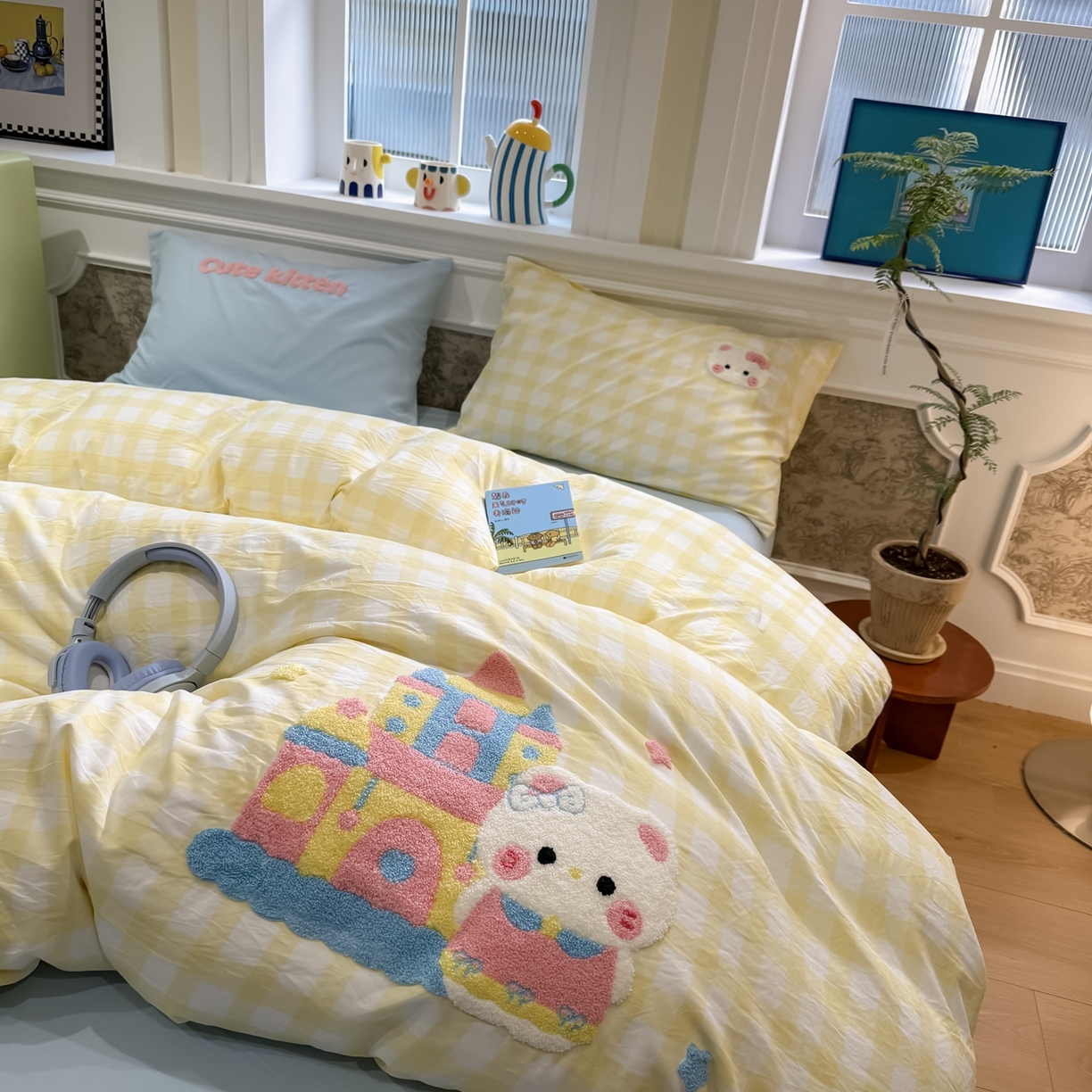 91家纺网 家纺一手货源 找家纺 我心家纺 2026新款水洗棉毛巾绣四件套 公主猫-黄格