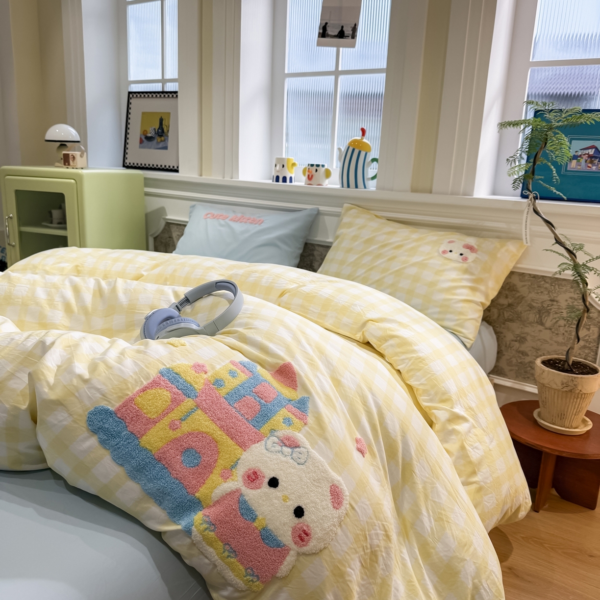 91家纺网 家纺一手货源 找家纺 我心家纺 2026新款水洗棉毛巾绣四件套 公主猫-黄格