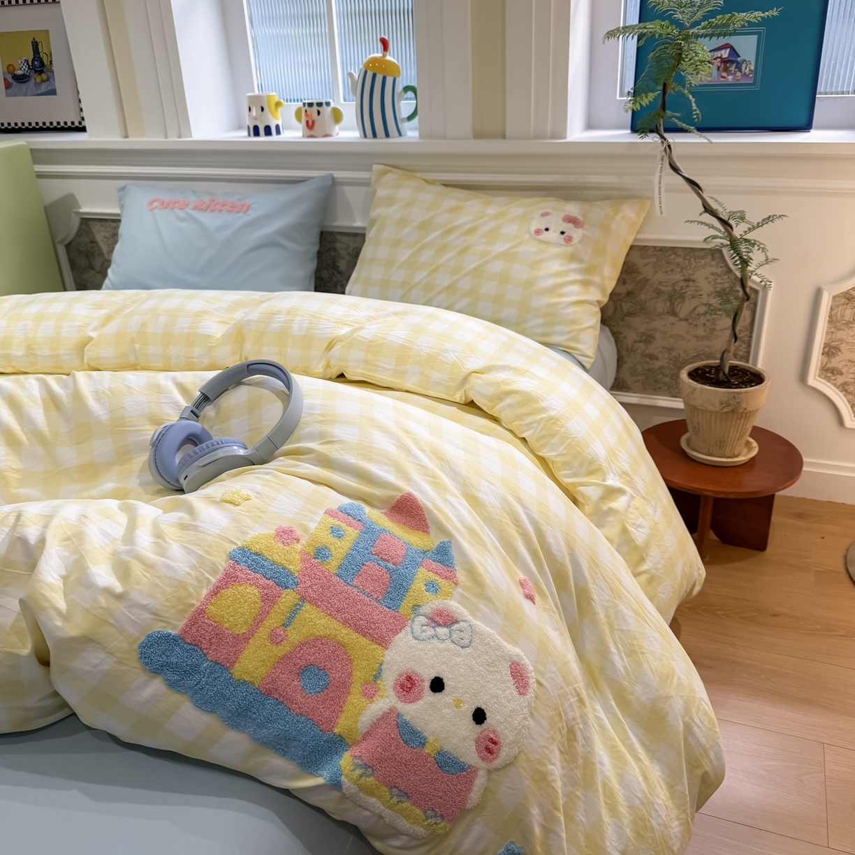 91家纺网 家纺一手货源 找家纺 我心家纺 2026新款水洗棉毛巾绣四件套 公主猫-黄格