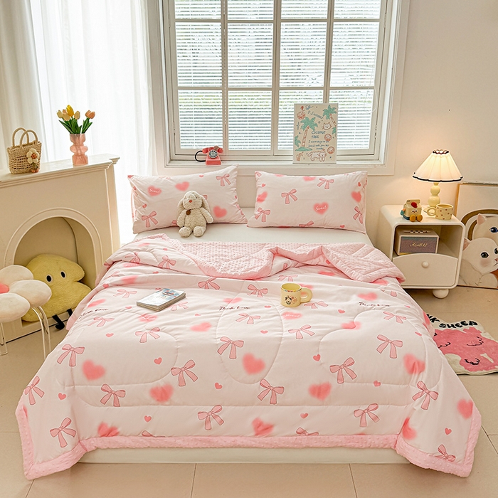 91家纺网 家纺一手货源 找家纺 悦织语 2026新款水洗棉双层纱豆豆被大豆夏凉被 甜蜜约会