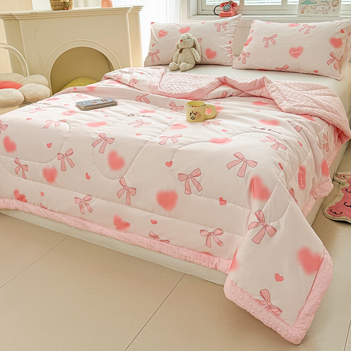 91家纺网 家纺一手货源 找家纺 悦织语 2026新款水洗棉双层纱豆豆被大豆夏凉被 甜蜜约会