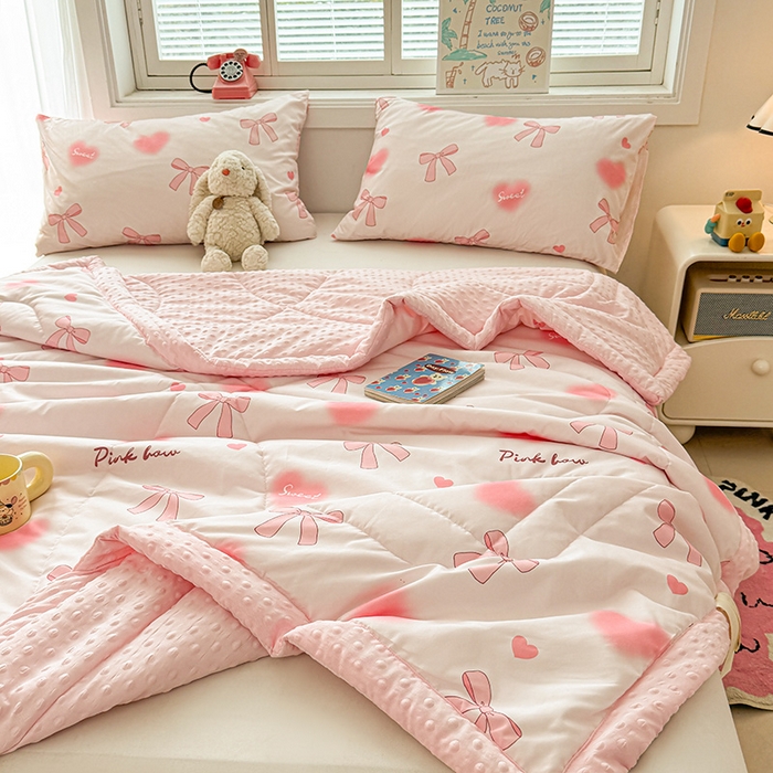 91家纺网 家纺一手货源 找家纺 悦织语 2026新款水洗棉双层纱豆豆被大豆夏凉被 甜蜜约会