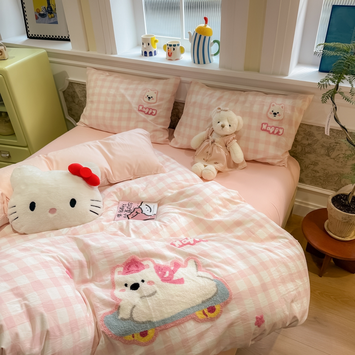 91家纺网 家纺一手货源 找家纺 我心家纺 2026新款水洗棉毛巾绣四件套 滑板西高地-粉格