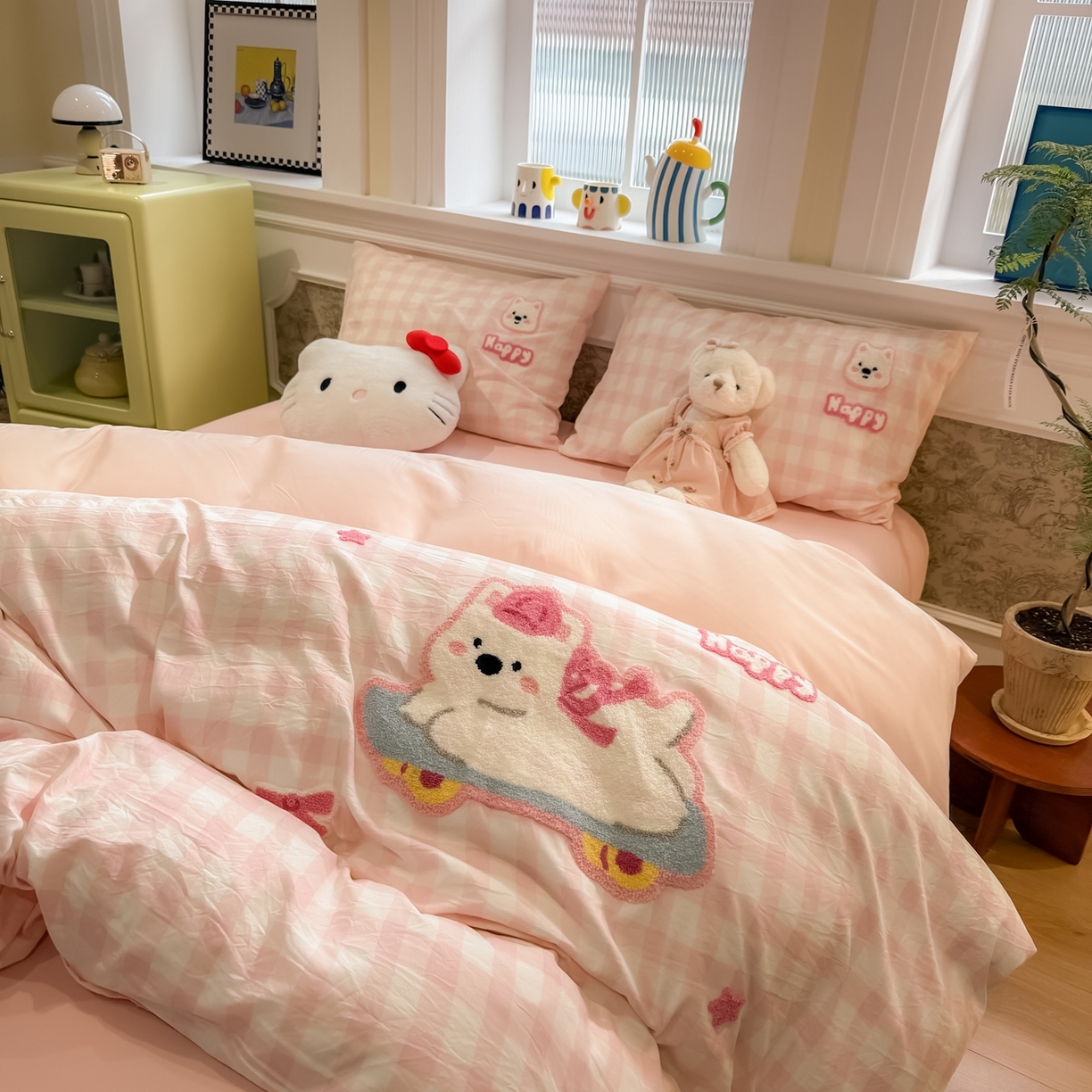 91家纺网 家纺一手货源 找家纺 我心家纺 2026新款水洗棉毛巾绣四件套 滑板西高地-粉格