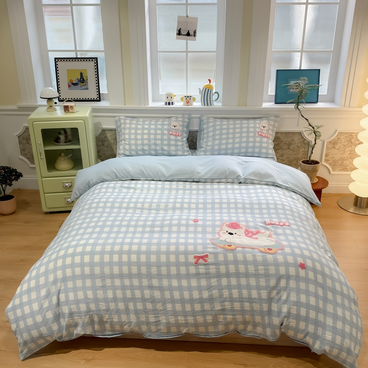 91家纺网 家纺一手货源 找家纺 我心家纺 2026新款水洗棉毛巾绣四件套 滑板西高地-蓝格