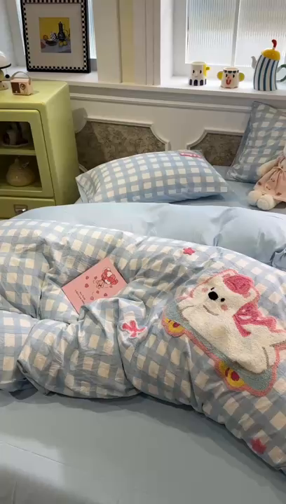 91家纺网 家纺一手货源 找家纺 我心家纺 2026新款水洗棉毛巾绣四件套 滑板西高地-蓝格