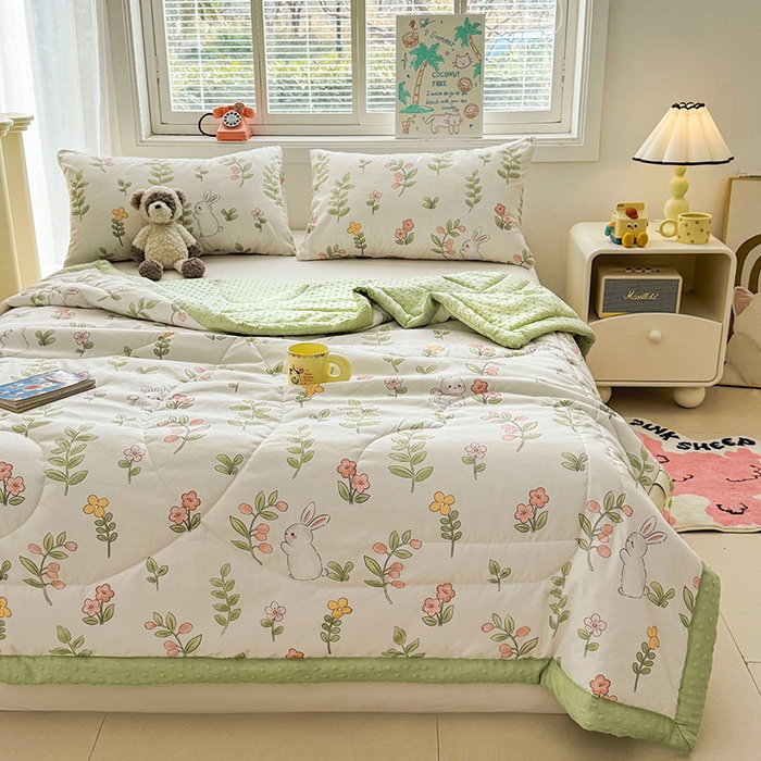 91家纺网 家纺一手货源 找家纺 悦织语 2026新款水洗棉双层纱豆豆被大豆夏凉被 微醺兔兔