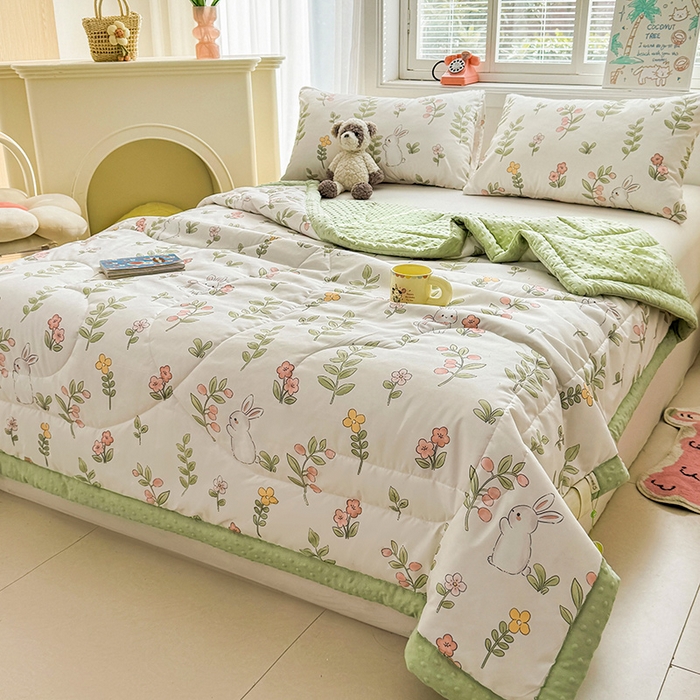 91家纺网 家纺一手货源 找家纺 悦织语 2026新款水洗棉双层纱豆豆被大豆夏凉被 微醺兔兔