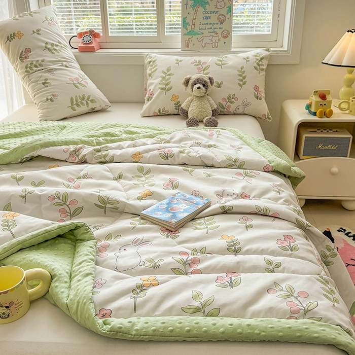 91家纺网 家纺一手货源 找家纺 悦织语 2026新款水洗棉双层纱豆豆被大豆夏凉被 微醺兔兔