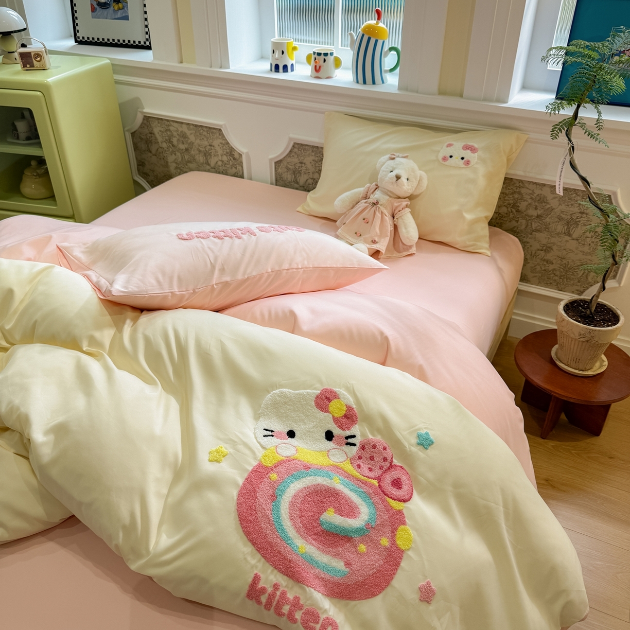 91家纺网 家纺一手货源 找家纺 我心家纺 2026新款水洗棉毛巾绣四件套 猫咪瑞士卷-米黄