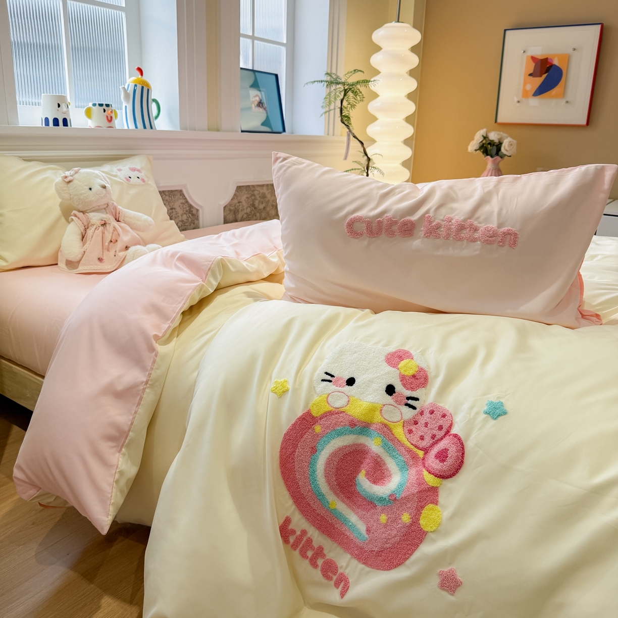 91家纺网 家纺一手货源 找家纺 我心家纺 2026新款水洗棉毛巾绣四件套 猫咪瑞士卷-米黄