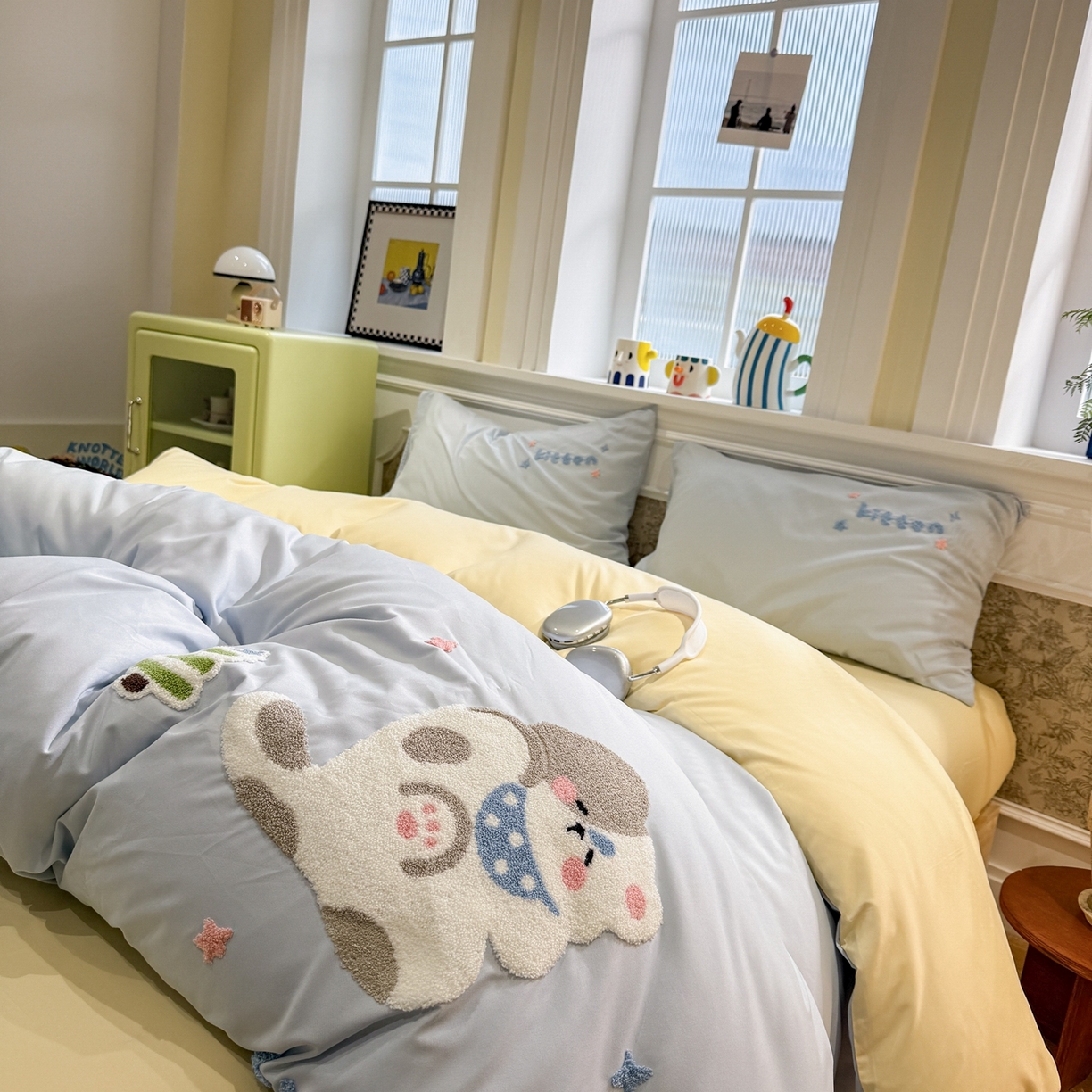 91家纺网 家纺一手货源 找家纺 我心家纺 2026新款水洗棉毛巾绣四件套 美梦小猫-蓝黄