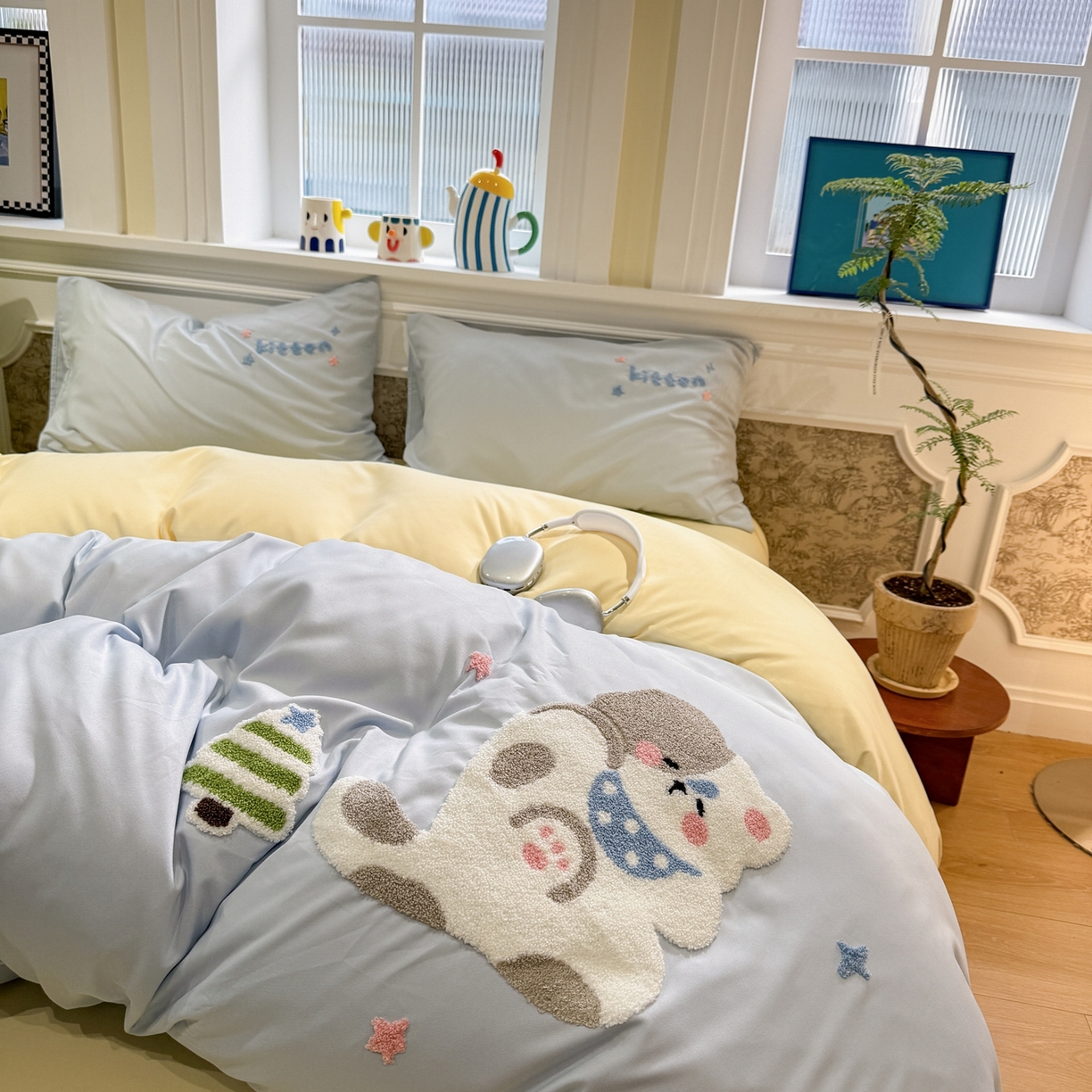 91家纺网 家纺一手货源 找家纺 我心家纺 2026新款水洗棉毛巾绣四件套 美梦小猫-蓝黄