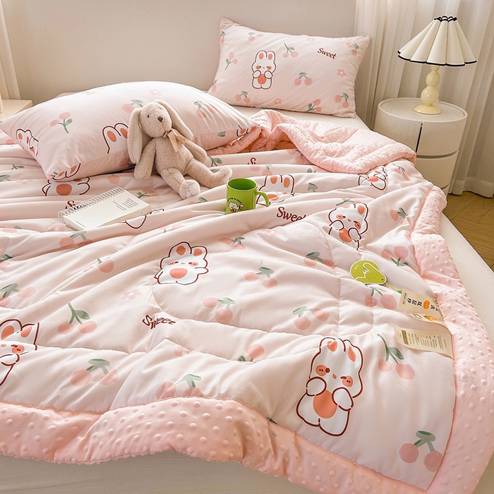 91家纺网 家纺一手货源 找家纺 悦织语 2026新款水洗棉双层纱豆豆被大豆夏凉被 樱桃兔兔