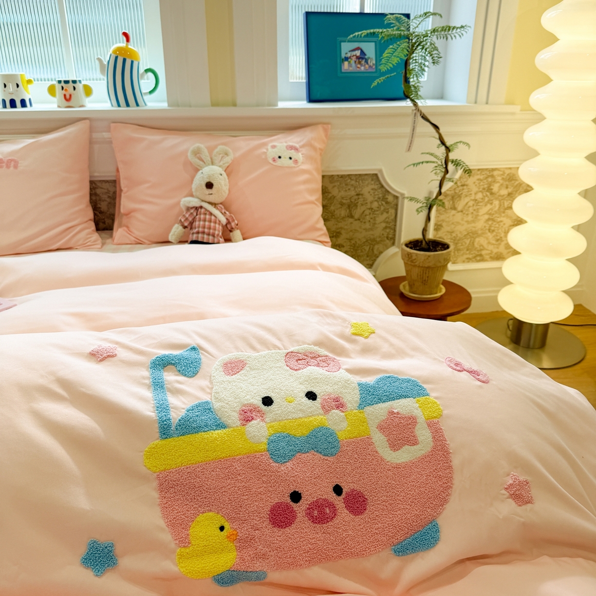 91家纺网 家纺一手货源 找家纺 我心家纺 2026新款水洗棉毛巾绣四件套 洗澡猫-浅玉